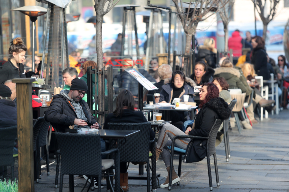 Izdato upustvo za ublažavanje mjera: Dozvoljeno šest osoba za stolom u ugostiteljskim objektima